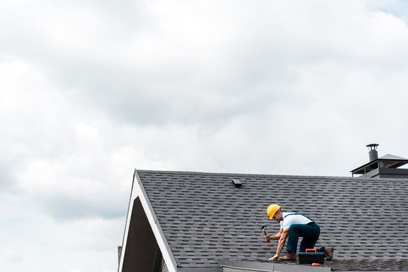 Handyman Roof Service